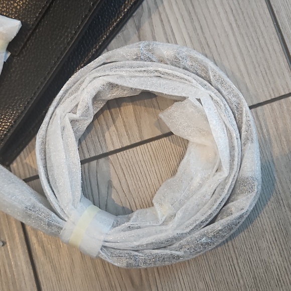 NWT. Marc Jacobs black Micro Leather Tote - Picture 5 of 6